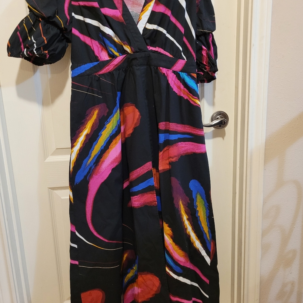 Long dress.....no spandex,  new..NO TAGS..true large.....